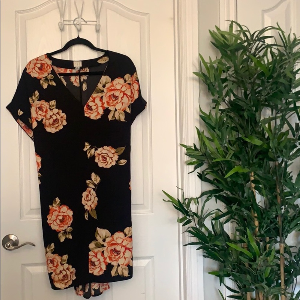 Floral Day dress buttons black